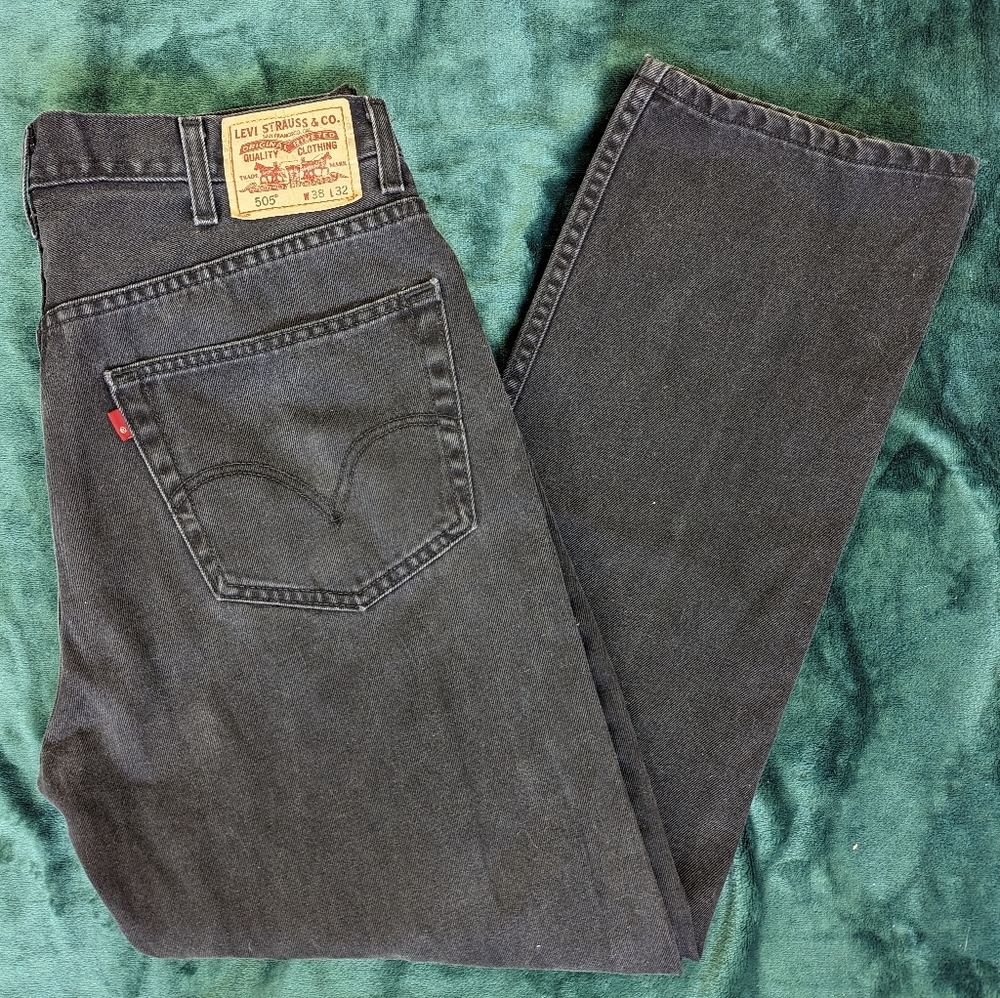 Vintage (2007) Levi's 505 Men's Regular Fit Jean, 38Wx32L - Black